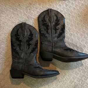 Roper Women's Western Boots Snip Toe Faux Leather Glitter Underlays Black